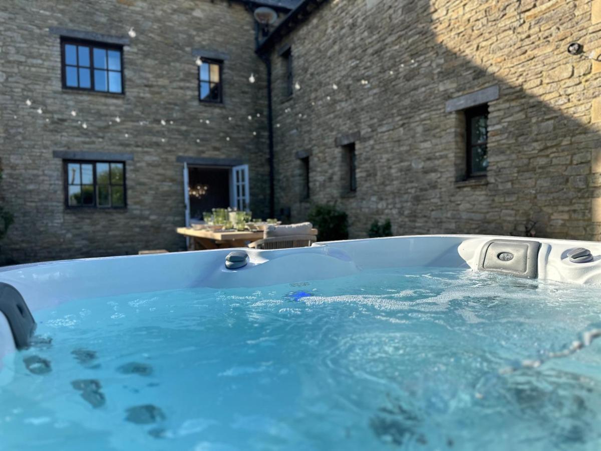 Villa Cotswolds Retreat - Bath & Castle Combe - Hot Tub Chippenham  Exterior foto